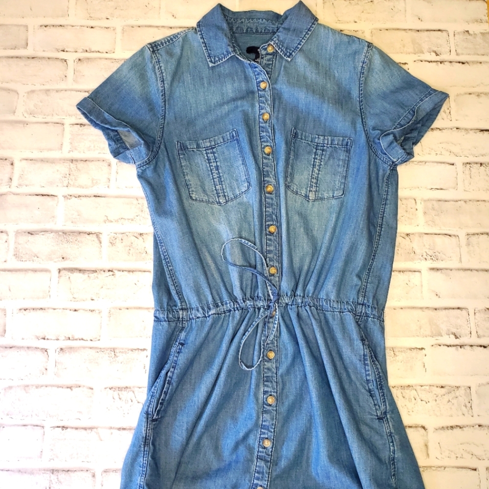 GAP Denim short sleeve dress medium wash